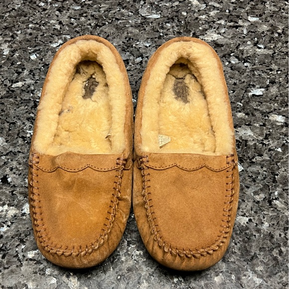 UGG Shoes - UGG Women’s Chestnut Limited Edition Scalloped Edge Moccasins